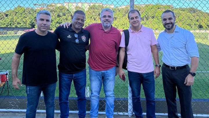 Com essa parceria tem tudo para, com essa parceria, voltar a ter destaque no futebol nacional e internacional.