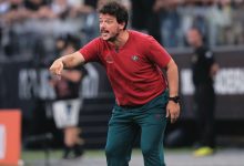 Torcida do Fluminense repara em bate-boca entre Diniz e Douglas Costa e comenta na Web