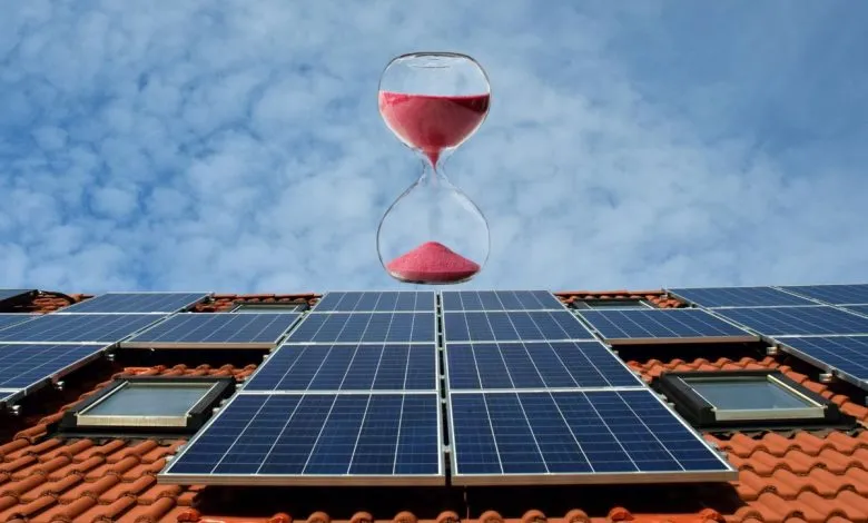 Quanto Tempo uma Placa Solar Dura? Vida Útil e Manutenção