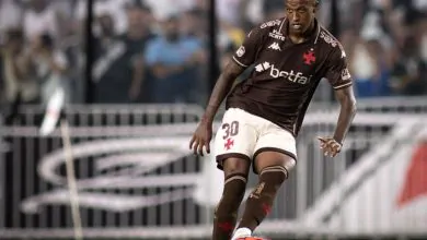 Vasco de Fernando Diniz: 4 Mudanças Confirmadas e Retorno de Vegetti Contra o Grêmio Agitam o Gigante da Colina